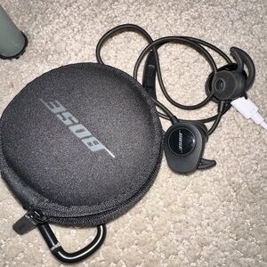 Bose  soundsport wireless earbuds sweatproof